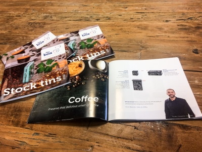 Bekijk onze nieuwe brochure stock tins!